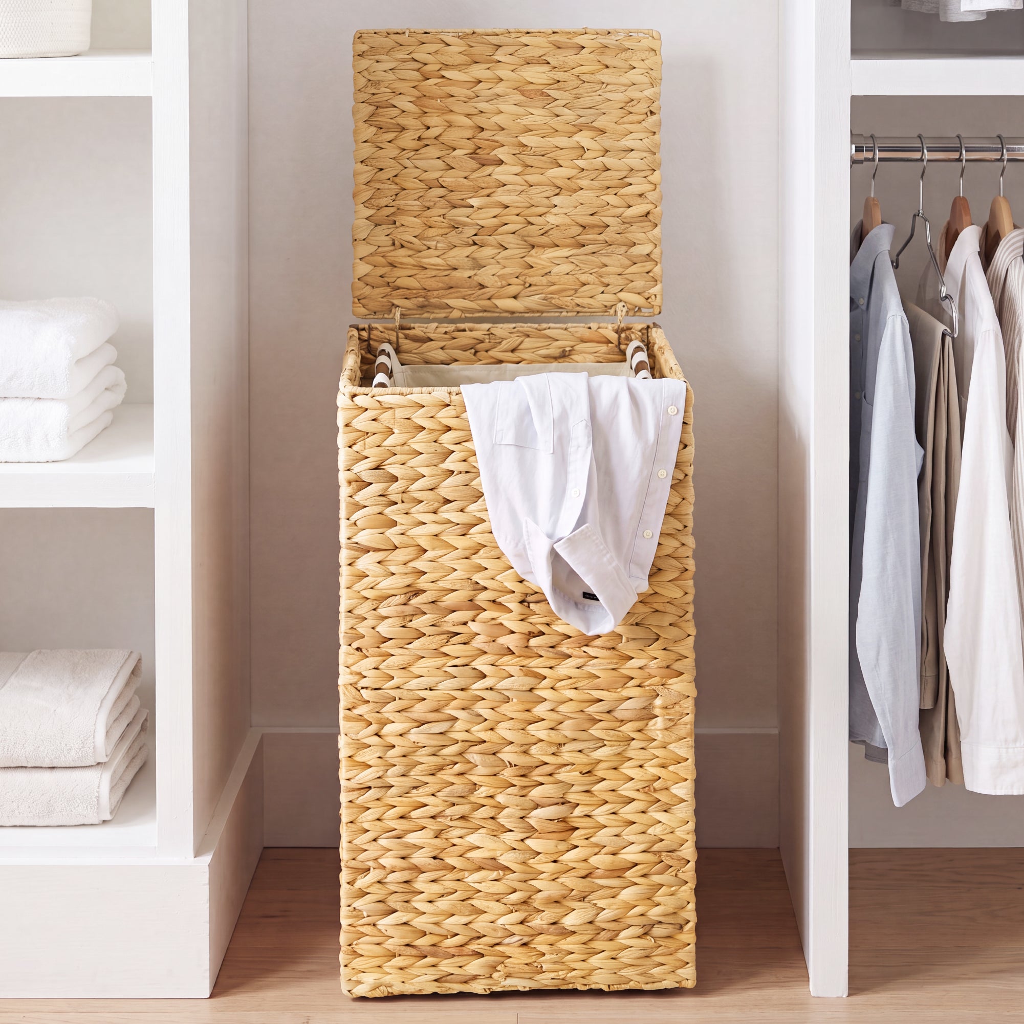 Small Laundry Hamper W/ Lid, Handwoven Laundry Basket, W/ Liner & Handles