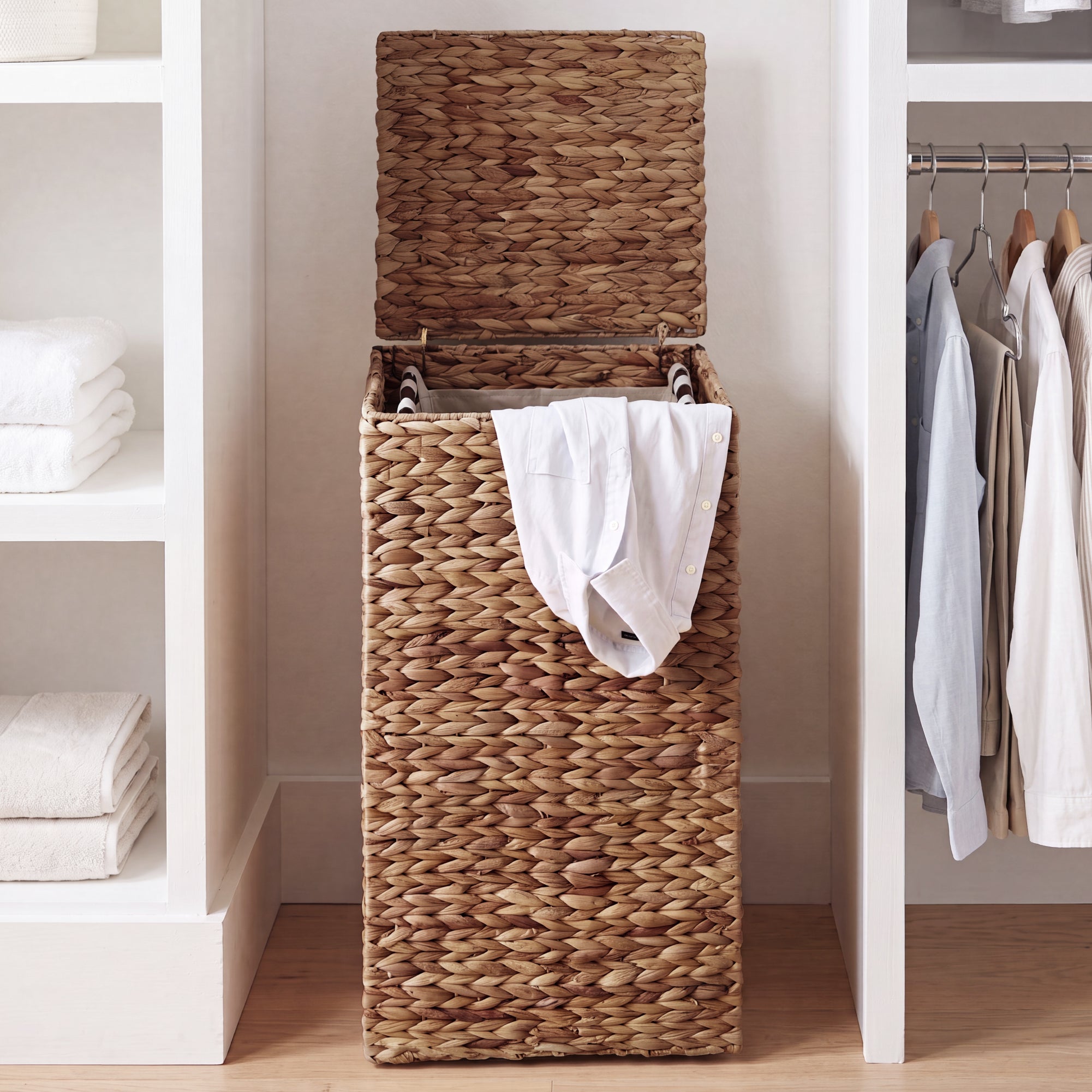 Small Laundry Hamper W/ Lid, Handwoven Laundry Basket, W/ Liner & Handles