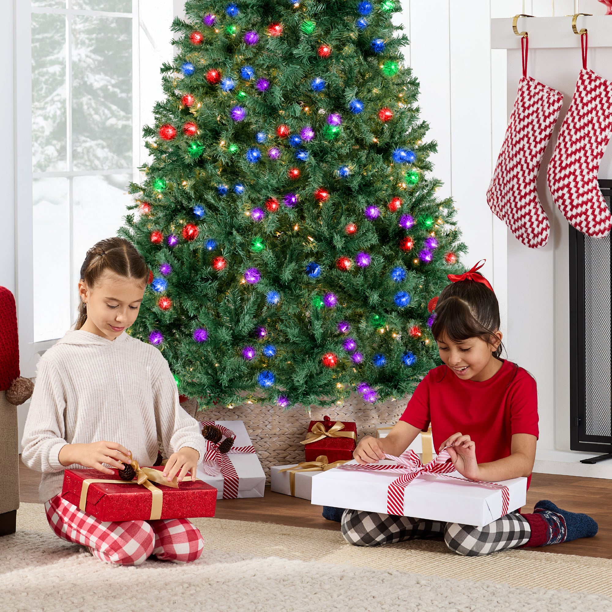 Premium Artificial Pre-Lit Pine Christmas Tree w/ 1,000 Tips, 250