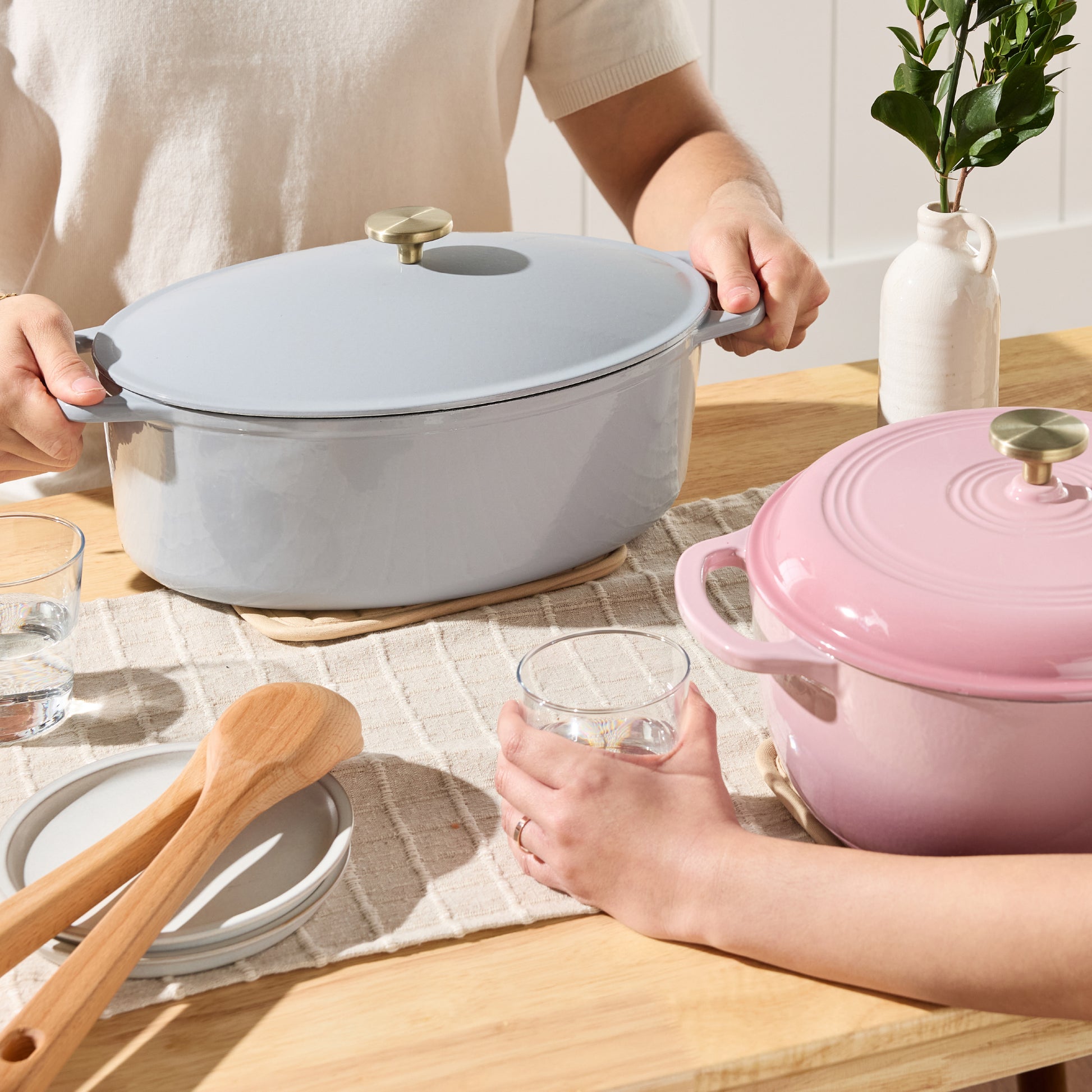 Oval Cast-Iron Dutch Oven Kitchen Cookware w/ Enamel - 7.5qt