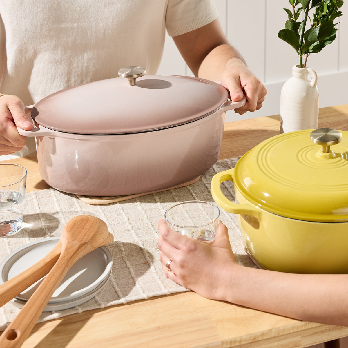 Figmint 7.5qt Enamel Dutch Oven – Sage Green, Gas/Electric/Induction Compatible, Lid Included