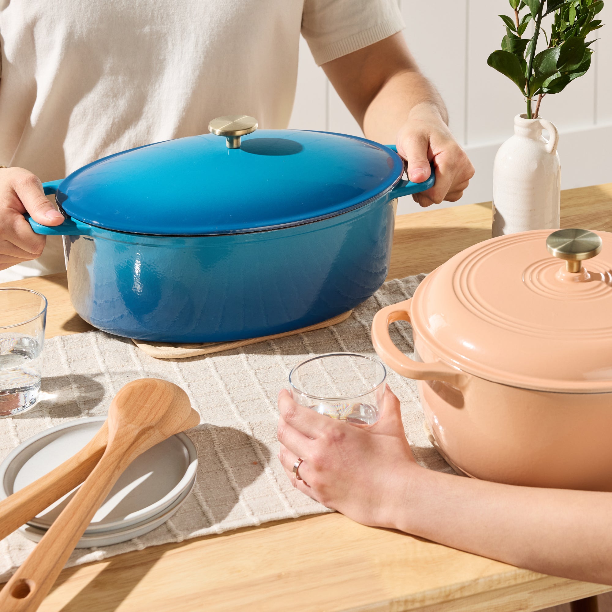 Oval Cast-Iron Dutch Oven Kitchen Cookware w/ Enamel - 7.5qt